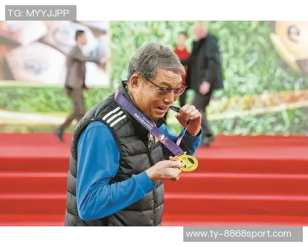 徐根宝高龄仍陪伴U20球员为他们付出辛劳感动球员心声