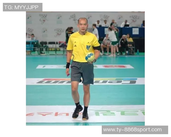 裁判专家解析里奇手球争议认为主裁和VAR的决定完全合理