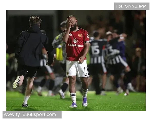 曼联主场失利引发积分混战四队同积18分三队紧随其后中游球队竞争激烈