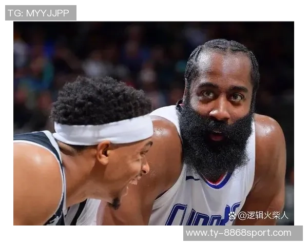 费尔斯半场表现出色8中5三分2中1贡献12分并送出3次助攻